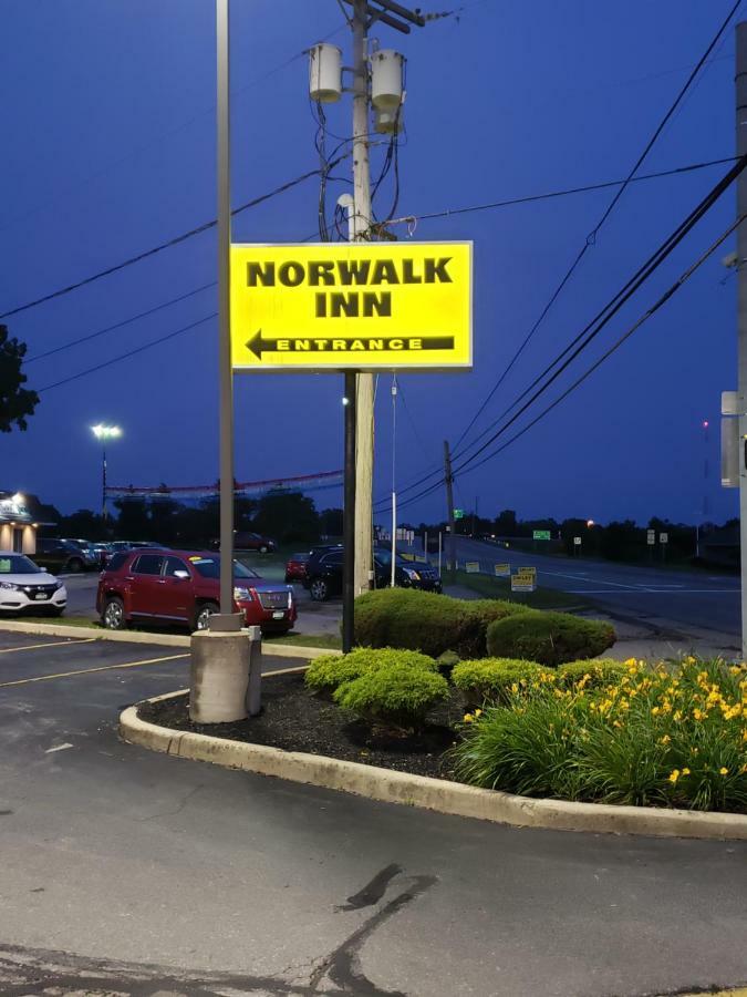 Norwalk Inn Exterior photo